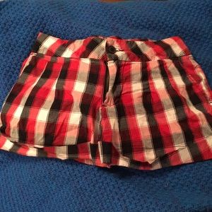 Plaid Red white and black shorts w/ pockets